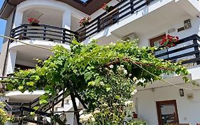 Vila Liliana